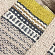 Lade das Bild in den Galerie-Viewer, Korb / Tasche Boho Senfgelb Schwarz Beige