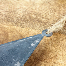 Lade das Bild in den Galerie-Viewer, Blechstern mit Schnur blaugrau