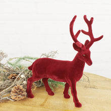 Lade das Bild in den Galerie-Viewer, Hirsch stehend Rot samt 32 cm