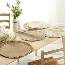 Lade das Bild in den Galerie-Viewer, 4er Set Platzset Dschungel Beige Weiß 38 cm