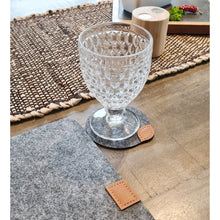 Lade das Bild in den Galerie-Viewer, Glas Untersetzer Filz mit Leder 4Stk. Grau