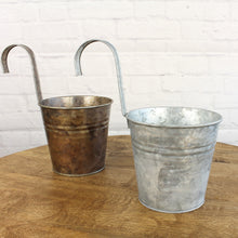 Lade das Bild in den Galerie-Viewer, 2er Set Vintage Pflanztopf Silber Kupfer Metall 26 cm