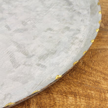 Lade das Bild in den Galerie-Viewer, Blechteller Grau 27 cm