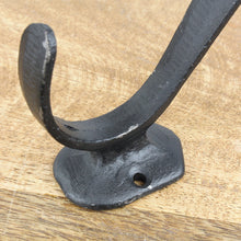 Lade das Bild in den Galerie-Viewer, 2er Set Wandhaken schwarz Eisen