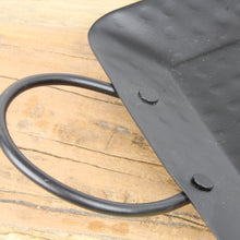 Lade das Bild in den Galerie-Viewer, Tablett schwarz Metall, rechteckig mit Henkel