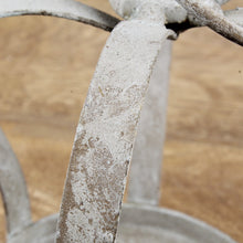 Lade das Bild in den Galerie-Viewer, Pflanzkrone hängend Antikgrau 17 cm