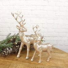 Lade das Bild in den Galerie-Viewer, Deko Hirsch gold in 2 verschiedenen Größen