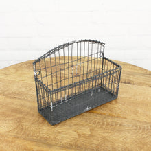 Lade das Bild in den Galerie-Viewer, Wandkorb Metall Antikgrau