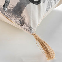 Lade das Bild in den Galerie-Viewer, Kissen Elefant Beige Grau 30 x 50 cm