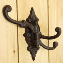 Lade das Bild in den Galerie-Viewer, 3er Wandhaken drehbar rostig Metall