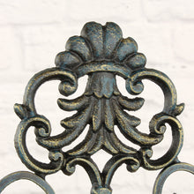 Lade das Bild in den Galerie-Viewer, Wandregal 53x33x16 Landhaus patiniert