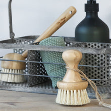Lade das Bild in den Galerie-Viewer, Gemüsebürste, Holz, natur
