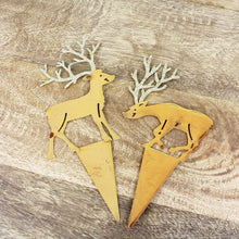 Lade das Bild in den Galerie-Viewer, Dekohirsch zum stecken Metall Rost