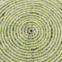 Lade das Bild in den Galerie-Viewer, 6er Set Glasuntersetzer rund Perlenbestickt grün