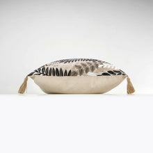 Lade das Bild in den Galerie-Viewer, Kissen Zebra bunt 45 x 45 cm