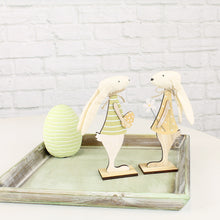 Lade das Bild in den Galerie-Viewer, 2er Set Hase aus Holz mit Hängeohren