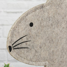 Lade das Bild in den Galerie-Viewer, XL Hase Filz, sitzend 44 cm