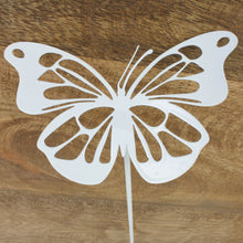 Lade das Bild in den Galerie-Viewer, 2er Set Gartenstecker Schmetterling Weiß Metall
