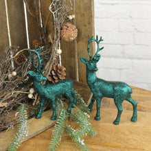 Lade das Bild in den Galerie-Viewer, Deko Hirsch grün 2 Größen