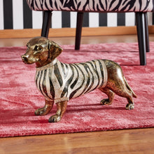 Lade das Bild in den Galerie-Viewer, Dekofigur Dackel Bodo 40 cm Braun Gold Modern Dekodackel Dackelfigur Hundefigur Hund Deko
