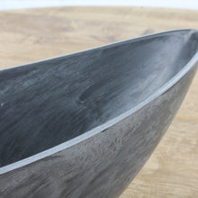 Lade das Bild in den Galerie-Viewer, Deko Schale Schiffsform grau Kunststoff
