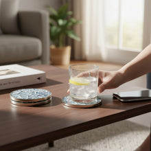 Lade das Bild in den Galerie-Viewer, 4er Set Glasuntersetzer Grau Metall Holz 10 cm Getränkeuntersetzer
