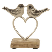 Lade das Bild in den Galerie-Viewer, Deko Figur Herz Vögel Braun Silber Holz Metall 12 cm modern Dekofigur Tischdeko Dekoskulptur
