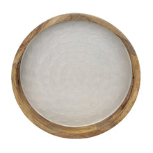 Lade das Bild in den Galerie-Viewer, Dekotablett Mangoholz Perlmutt Brau Grau Holztablett Tablett modern rund mit Griffen
