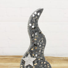 Lade das Bild in den Galerie-Viewer, 2er Set Dekowichtel Grau Filz modern 29 cm Weihnachtswichtel Weihnachtsdeko
