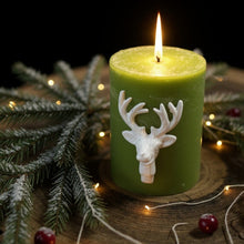 Lade das Bild in den Galerie-Viewer, 4er Set Kerzenstecker Hirsch Weiß Metall Stabkerzen Verzierung Kerzenpiekser
