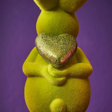 Lade das Bild in den Galerie-Viewer, Osterhase mit Herz Grün 22 cm Dekohase Oster Deko Osterdekoration
