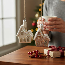 Lade das Bild in den Galerie-Viewer, Christbaumhänger Haus Glas Beige Silber 10 cm modern Christbaumschmuck Weihnachtsdekoration Deko Weihnachten
