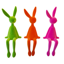 Lade das Bild in den Galerie-Viewer, Kantenhocker Osterhase Grün 29 cm Dekohase Osterdeko Deko Ostern
