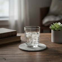 Lade das Bild in den Galerie-Viewer, 4er Set Glasuntersetzer Perlen Schwarz, Weiß oder Silber Getränkeuntersetzer 10 cm
