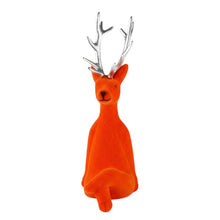 Lade das Bild in den Galerie-Viewer, Kantenhocker Rentier Kunststoff modern Orange, Grau oder Lila 21 cm
