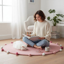 Lade das Bild in den Galerie-Viewer, Deko Teppich Rosa bunt 90 cm Baumwolle uni mit Bommel Wohnteppich Boho

