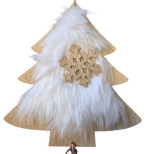 Lade das Bild in den Galerie-Viewer, 2er Set Hängedekoration Weihnachten Tannenbaum Stern Fell Holz 75 cm
